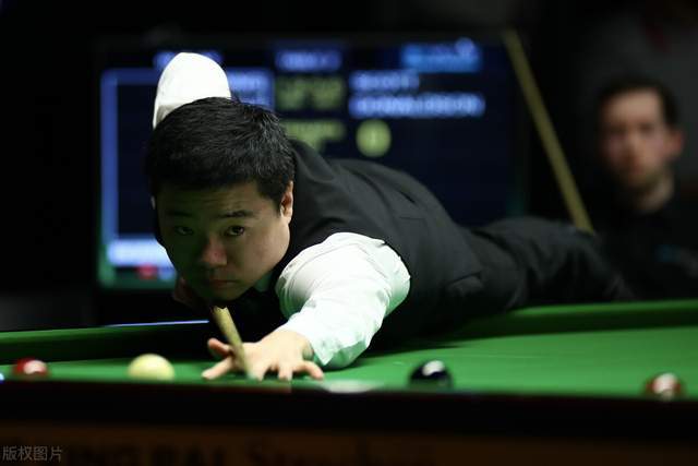 在接受采访 在接受采访